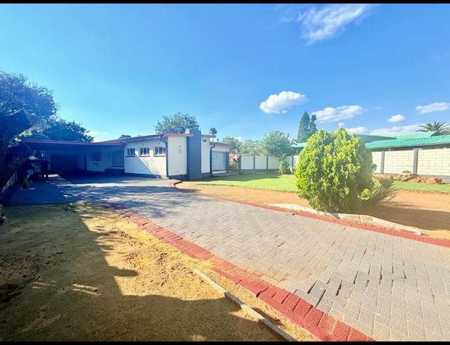 3 BEDROOM HOUSE FOR SALE IN VANDERBIJLPARK SW 1